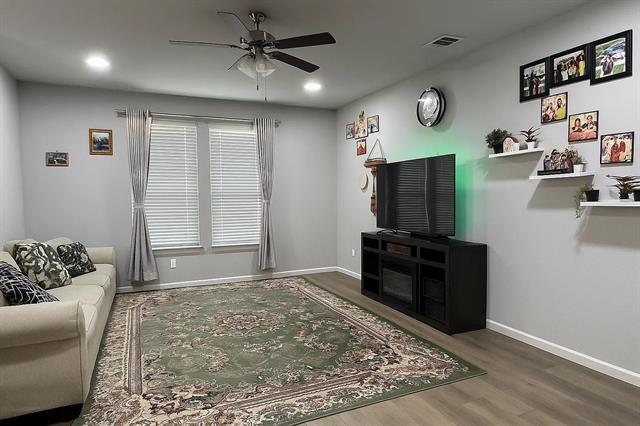 Building Photo - 4744 Bluffview Dr
