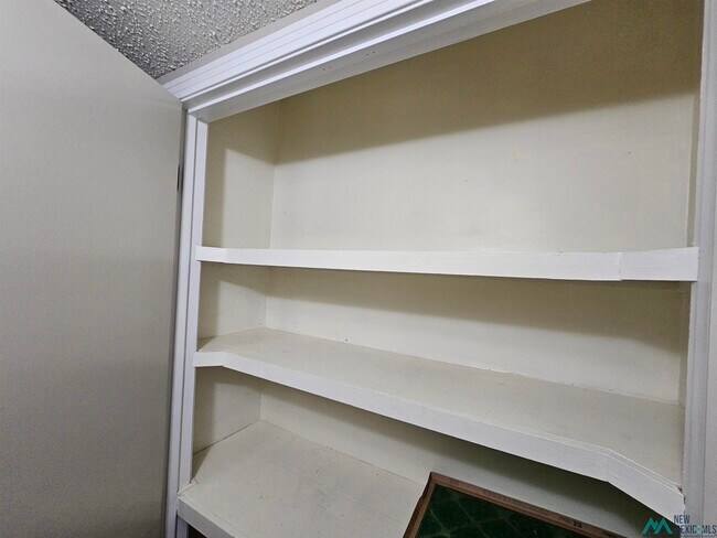 Building Photo - 201 Utah Dr