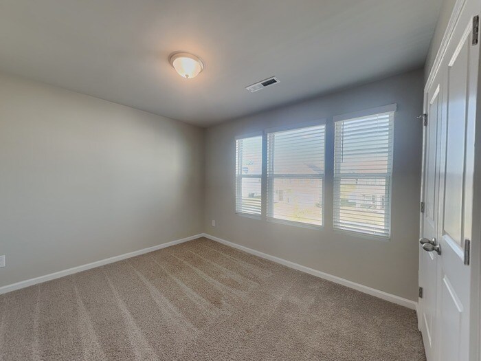 Building Photo - 1041 Cloverdale CT