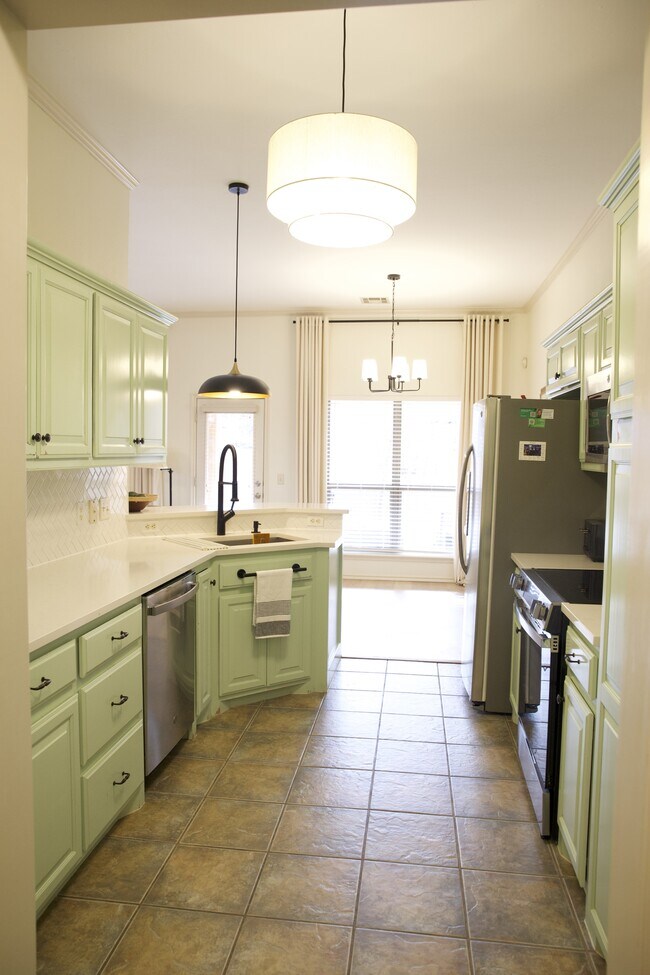 Building Photo - 2708 NW 170th Terrace