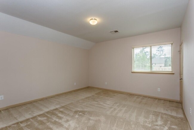 Building Photo - 11 Handbridge Pl