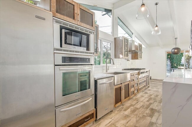 Building Photo - 6513 Corbin Ave