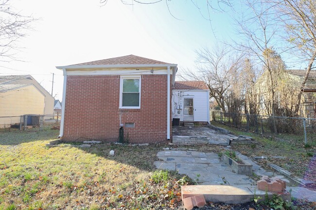 Building Photo - 3 Bed | 1 Bath in North Tulsa!