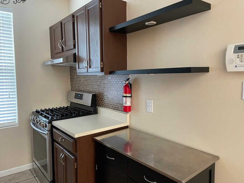 Building Photo - 684 85th St