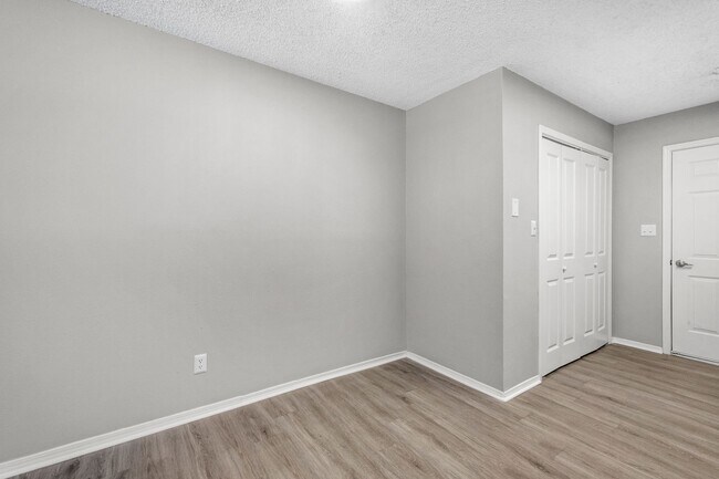 Building Photo - Cozy 2 Bedroom Duplex with Fireplace & Spacious Backyard!