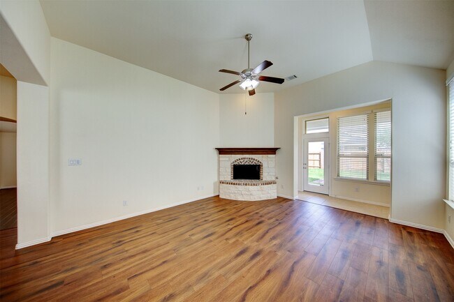 Building Photo - 606 Dunlavy Ln