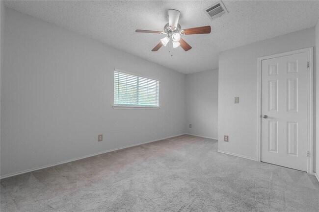 Building Photo - 612 Catumet Dr