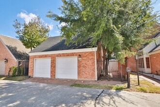 Building Photo - 7665 Ameswood Rd