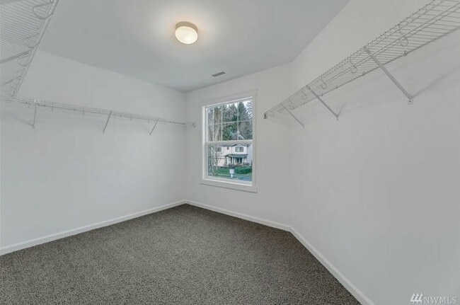 Building Photo - 20074 Ramblewood Rd SE