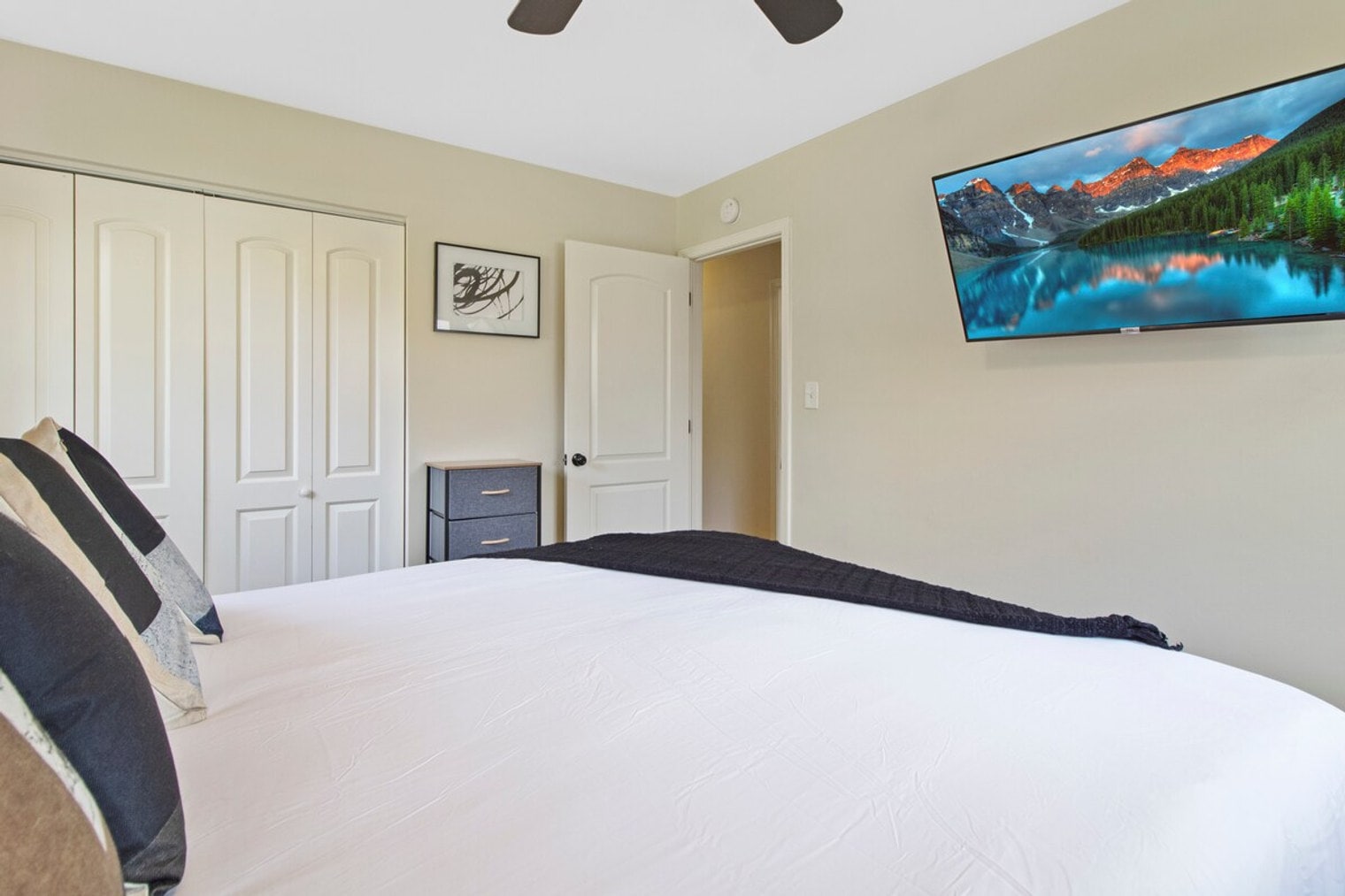 Building Photo - 9424 Sumac Rd