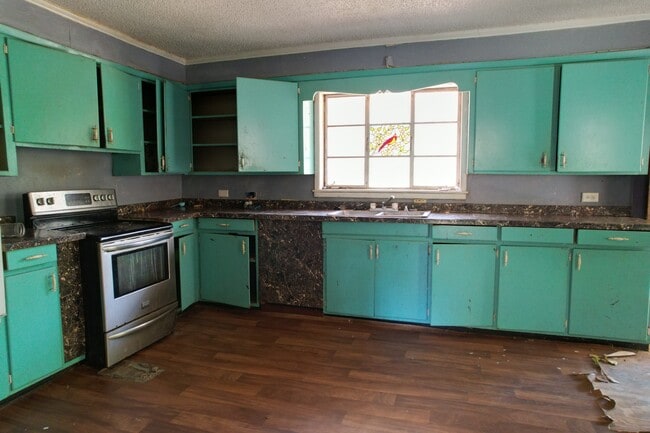 Building Photo - 460 Rogers St NW