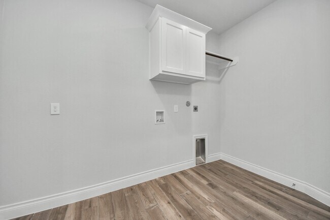 Building Photo - 28907 Ridge Valley Ct