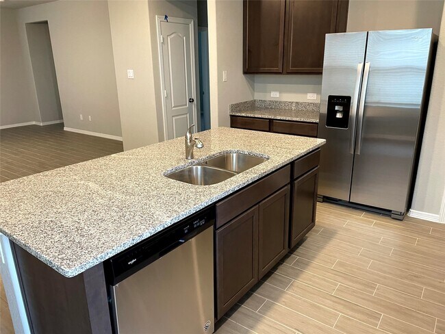 Building Photo - 25436 Northpark Lake Dr