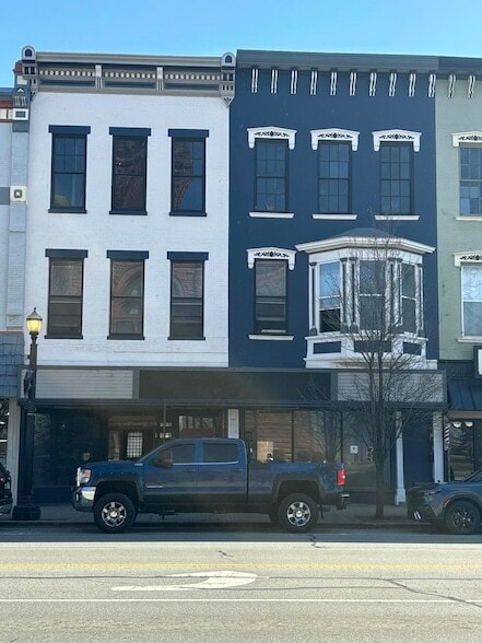 Building Photo - 814 Lincolnway