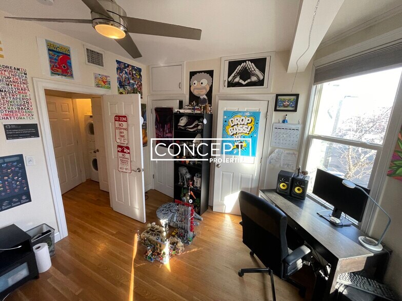 Building Photo - 1029 Tremont St