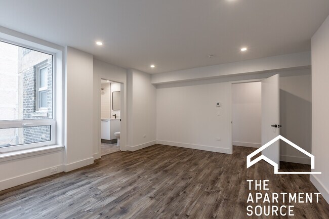 Building Photo - 941 W Carmen Ave