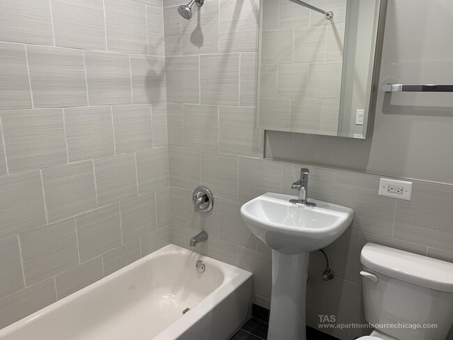 Building Photo - 849 W Lill Ave