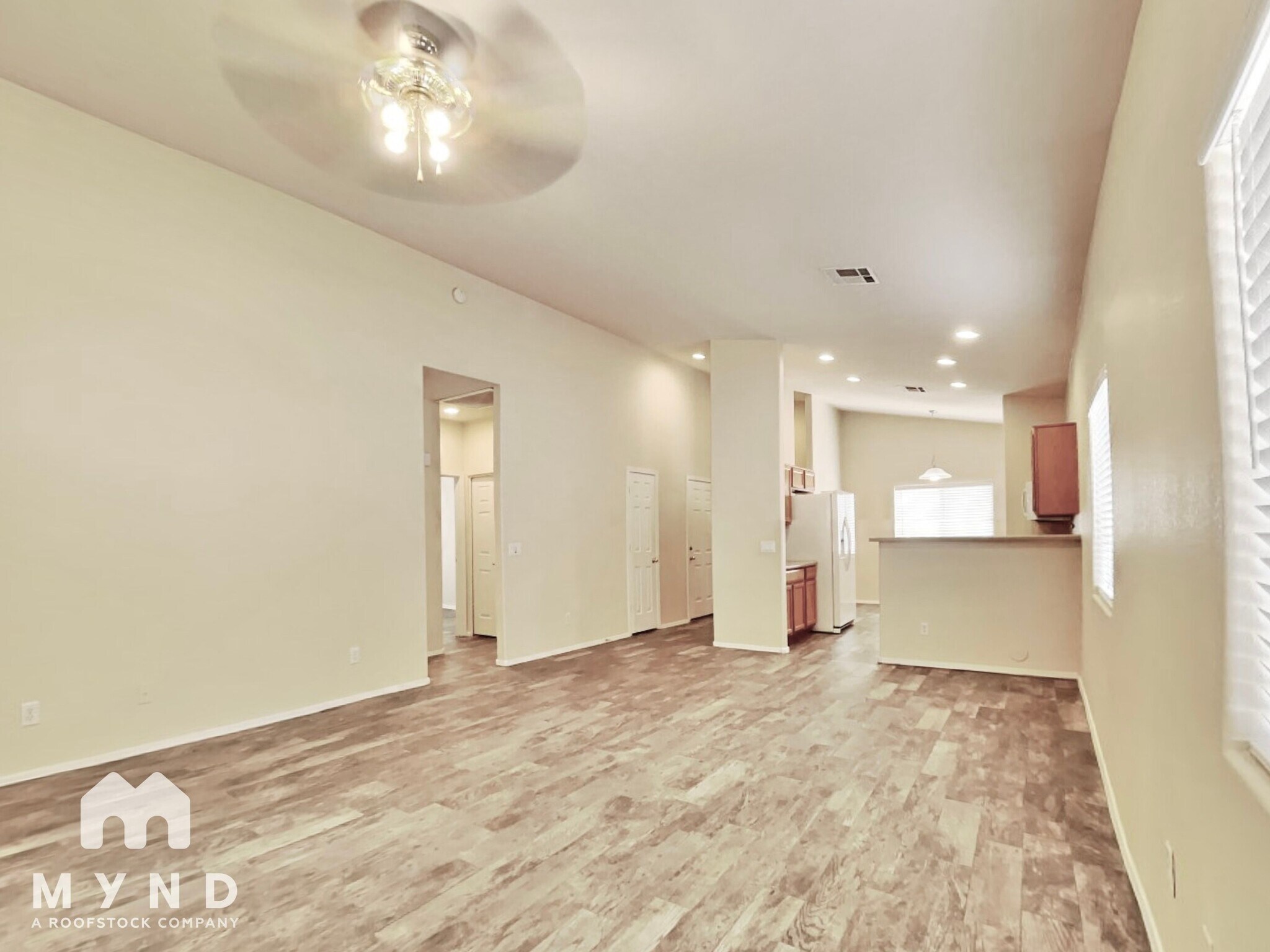 Building Photo - 2632 E Hidalgo Ave