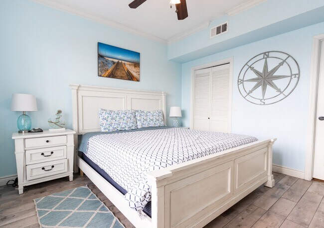 Building Photo - 7000 Seawall Blvd