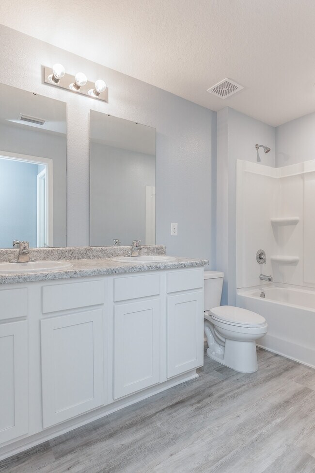 Building Photo - 5720 Blackhorse Cir