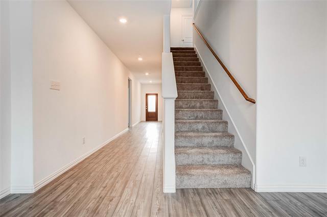 Building Photo - 14800 Mainstay Way