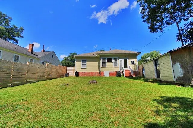 Building Photo - 211 W Geer St