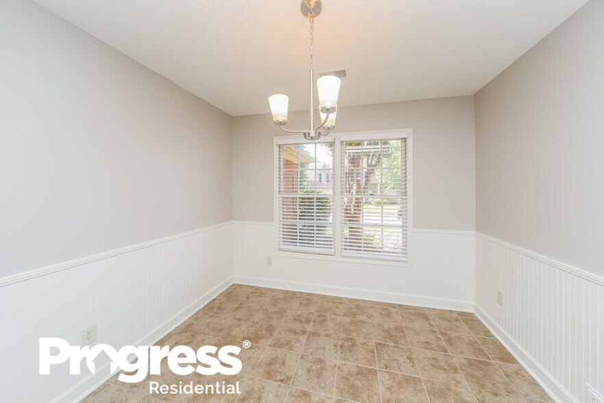 Building Photo - 7640 Dexter Park Dr