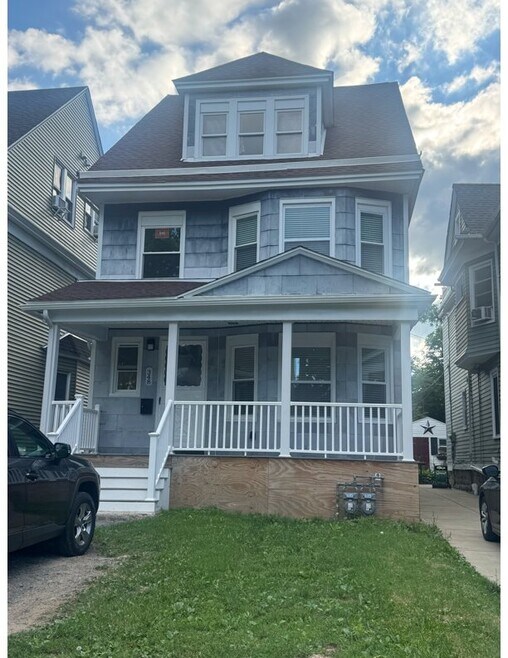 Building Photo - 348 Baynes St