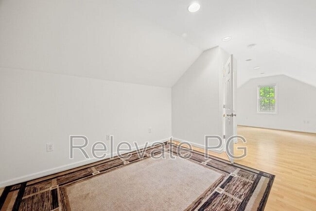 Building Photo - 10405 Flat Branch Dr