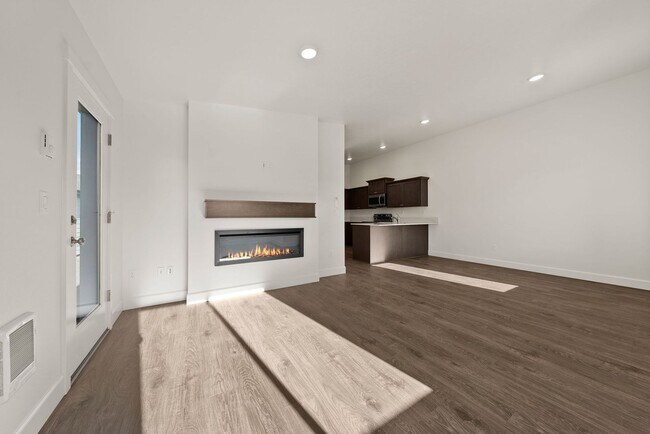 Building Photo - Modern 3 Bed/2 Bath Single-Level Home with Open Living - Redmond