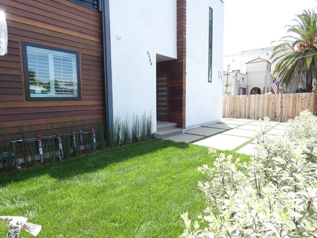 Building Photo - 5346 Lexington Ave