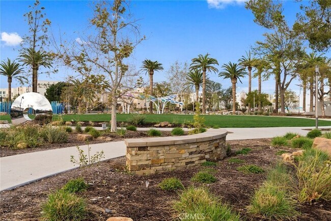 Building Photo - 157 Novel