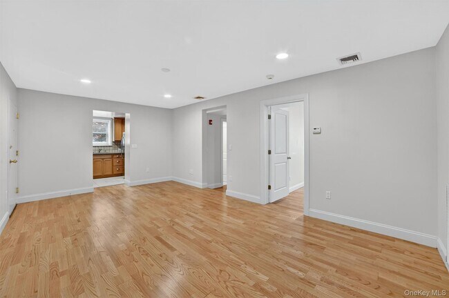 Building Photo - 142 Bannon Ave