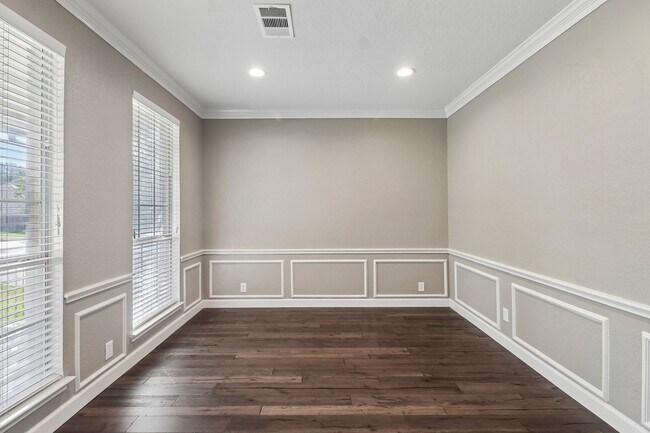 Building Photo - 3904 Arroyo Seco