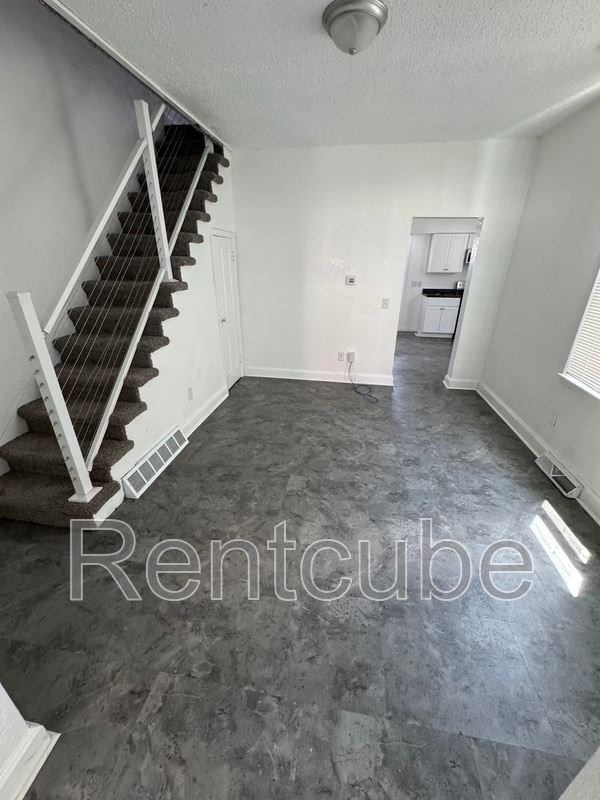 Building Photo - 1702 Rhomberg Ave