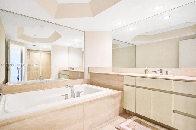 Building Photo - 3000 Island Blvd