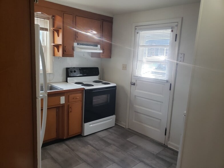 Building Photo - 321 Ringgold St