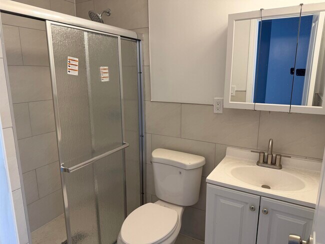 Building Photo - 419 4th St