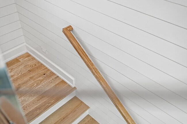 Building Photo - 14300 Front Beach Rd