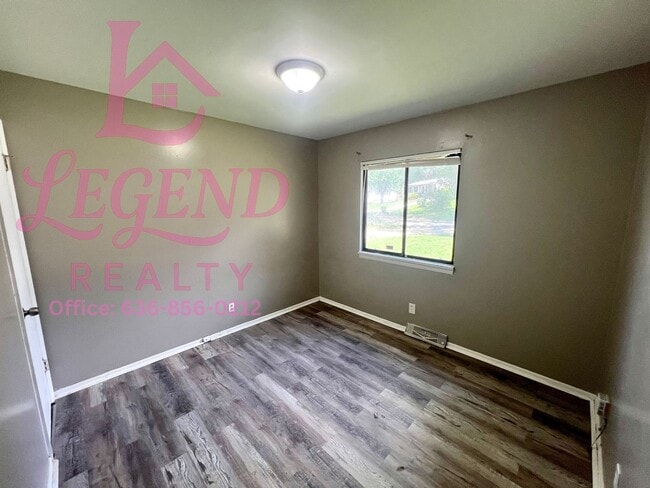 Building Photo - Welcome to your 3 Bedroom 2 Bathroom home!!