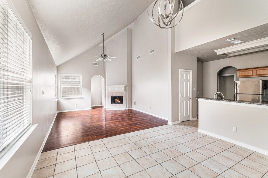 Building Photo - 3107 Lavender Candle Dr