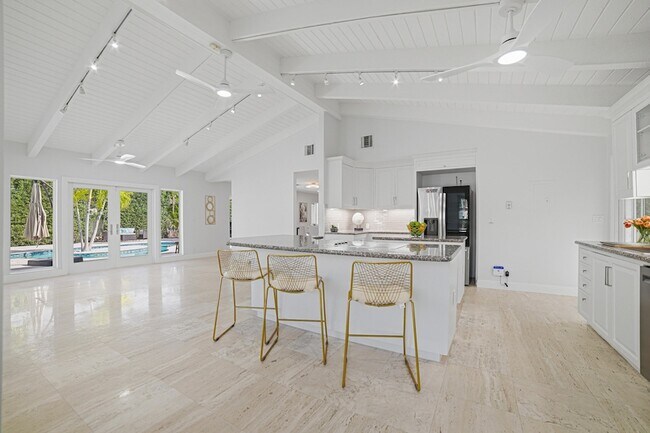 Building Photo - 2519 Barcelona Dr