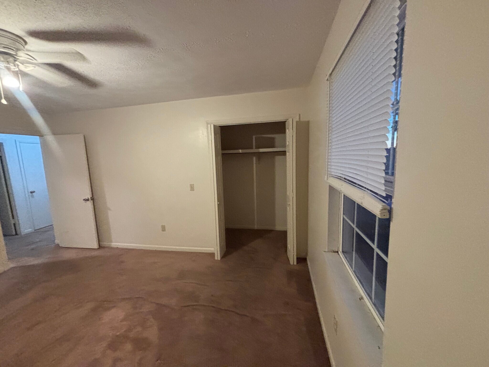 Building Photo - 256 N Berthe Ave