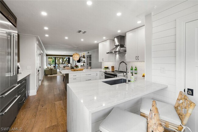 Building Photo - 3135 Riviera Dr