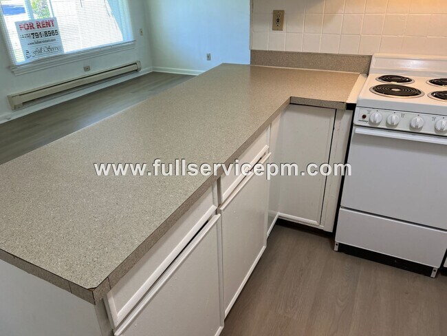 Building Photo - 9101 Corbin Dr