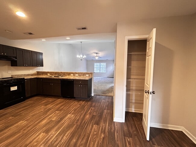 Building Photo - 12 Jackmia Way