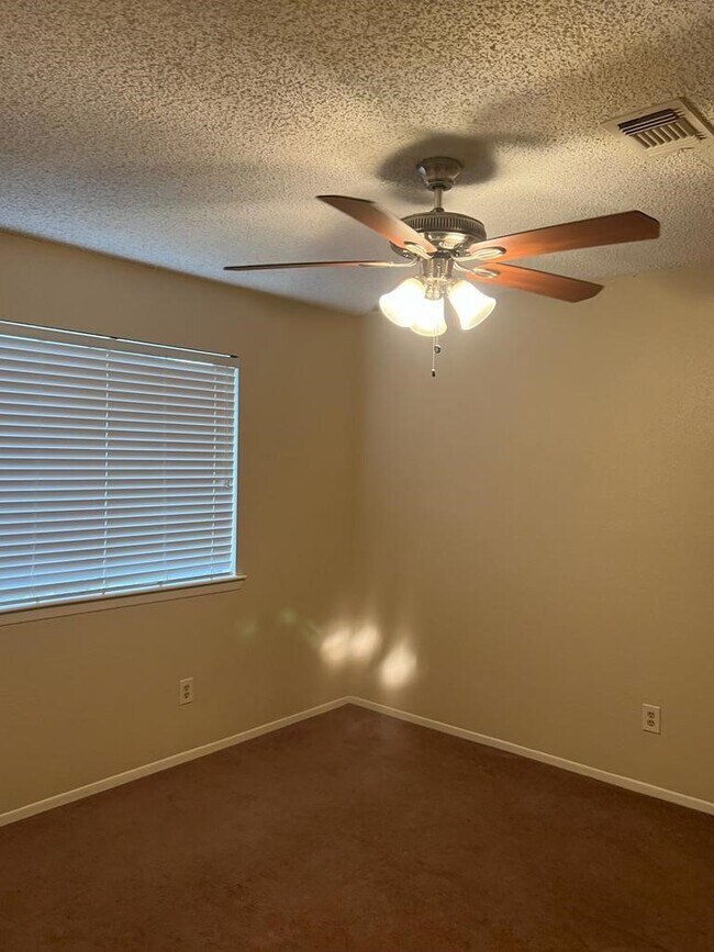 Building Photo - 6707 Loch Bruceray Dr