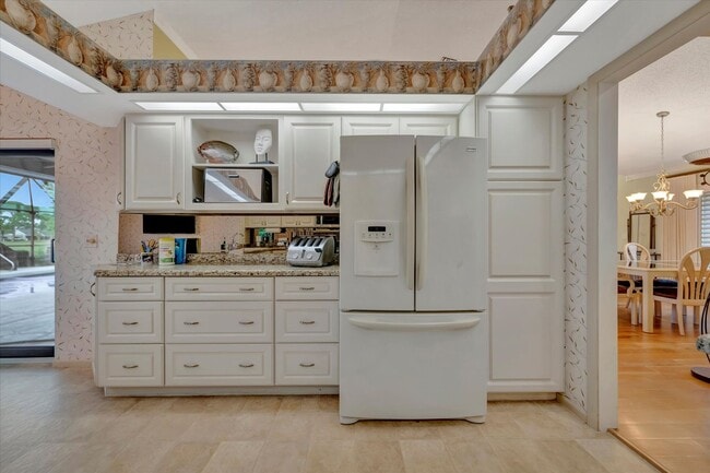 Building Photo - Furnished 3BR/3BA Home with Den, Heated Pool & Lanai in *The Meadows* Sarasota