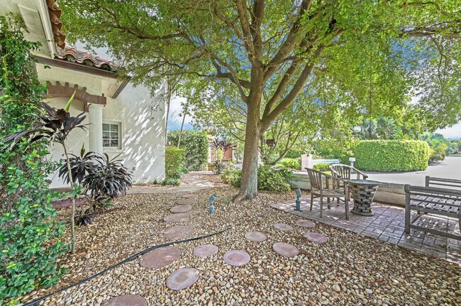 Building Photo - 825 Marbella Ln