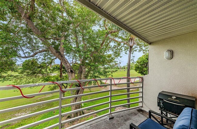 Building Photo - 6077 Bahia Del Mar Blvd S